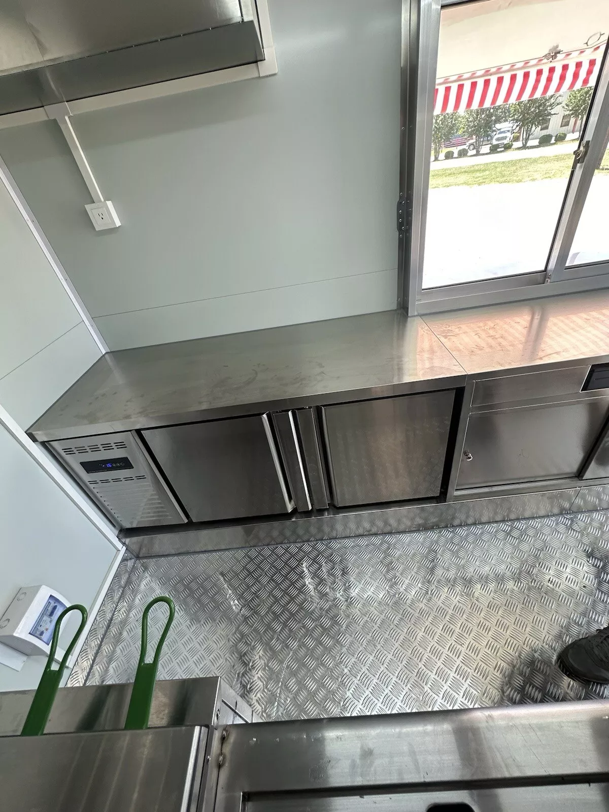 New 14ft Fully Equipped Food Trailer – Multiple Colors Available - Image 12